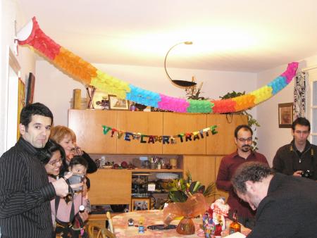 Decouverte du premier cadeau pour ce jeune retrait�