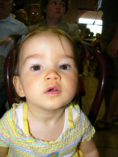 Une spectatrice de la fete !