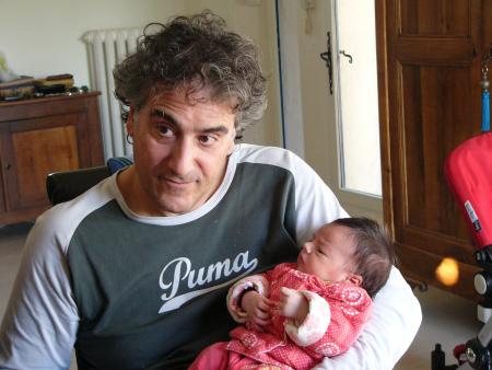 Jocelyn papi et gaga de sa petite fille